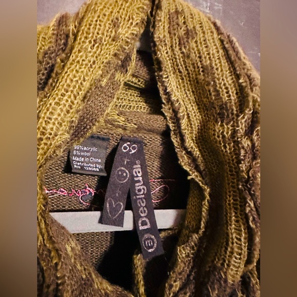 🎁🎄Like New Wool Desigual Olive Green Cowlneck Sweater‼️ - Picture 3 of 3